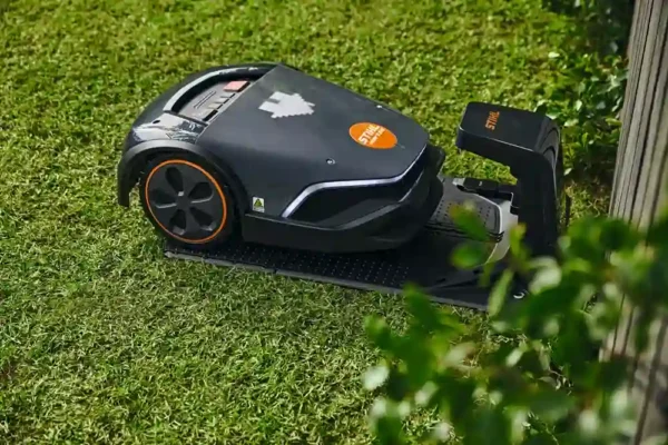 Stihl iMow 5 EVO test: Effektiv robotplæneklipper til 1500 m² haver - Billede 5